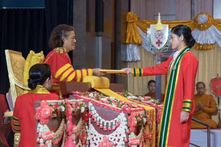 พระราชทานปริญญาบัตรสถาบันการพยาบาล