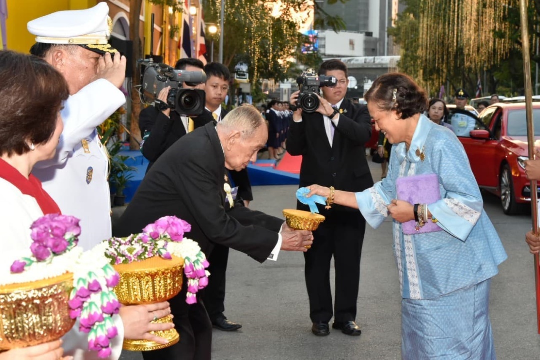 ทรงเปิดงานกาชาด 2562