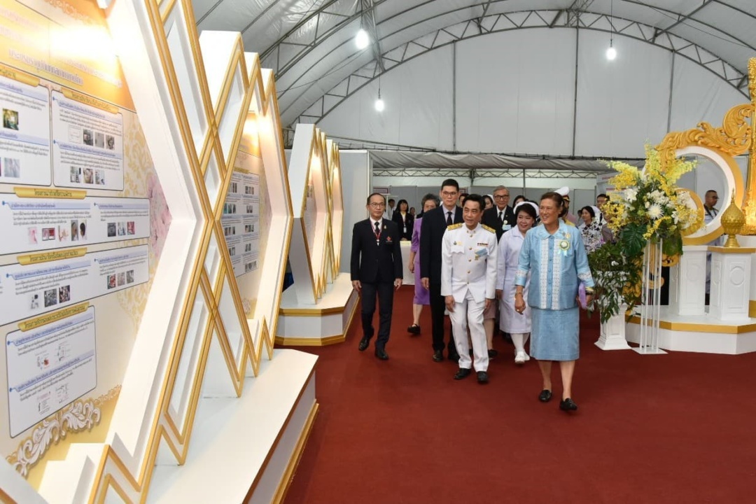 ทรงเปิดงานกาชาด 2562