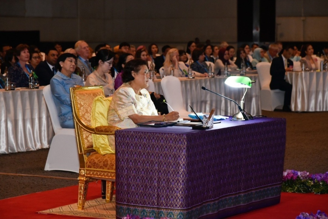ทรงเปิดการประชุมวิชาการงานบริการโลหิตระดับนานาชาติ ครั้งที่ 30