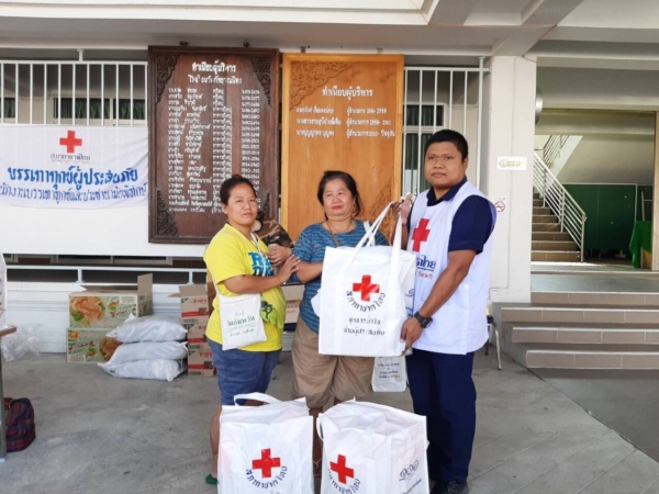 ช่วยเหลือผู้ประสบอัคคีภัยชุมชนวัดกัลยาณมิตร