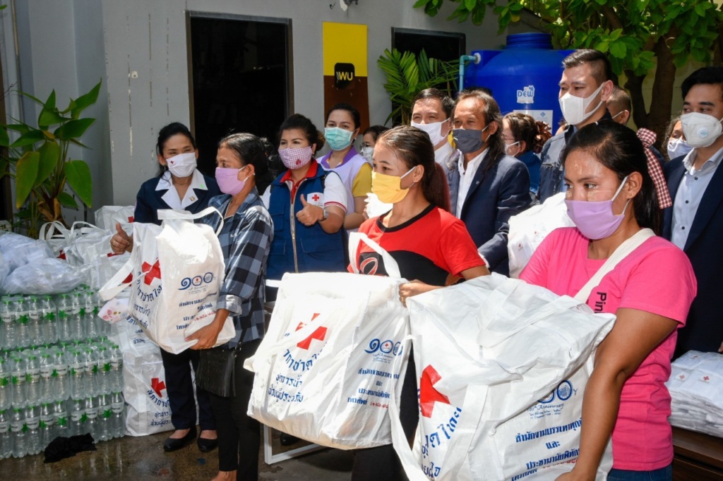 ช่วยแรงงานต่างด้าว