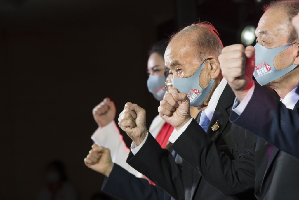 หน้ากาก Blood Hero 