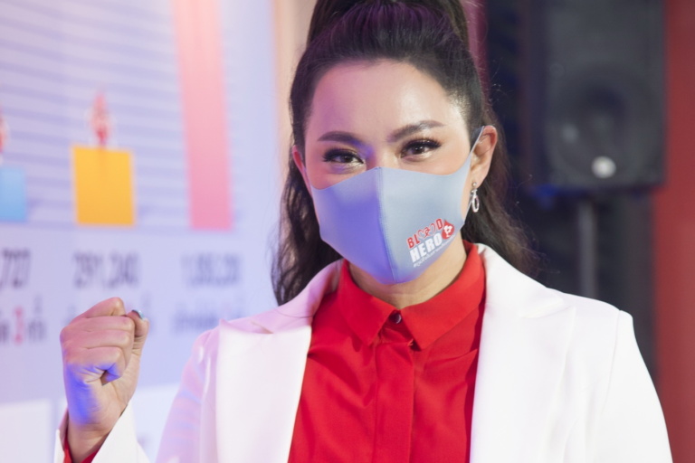 หน้ากาก Blood Hero