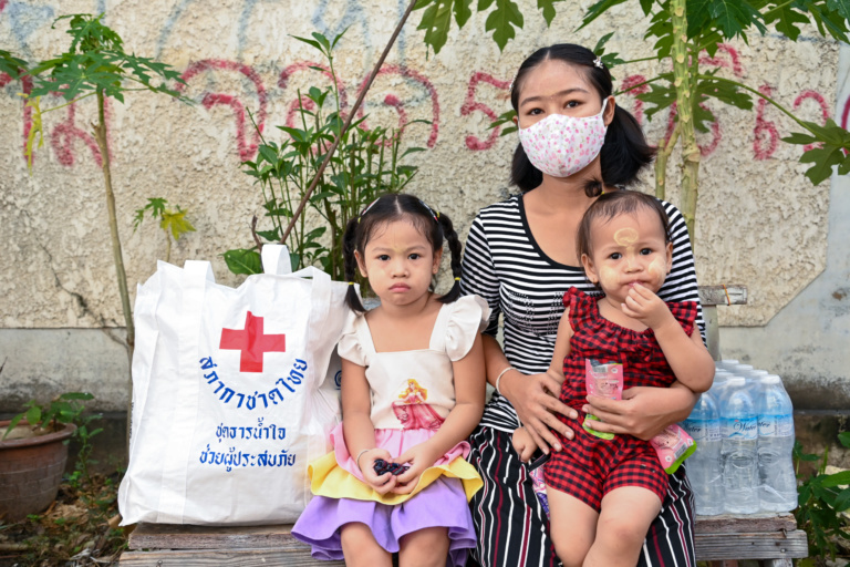 ช่วยแรงงานข้ามชาติ จ.ปทุมธานี