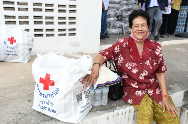 มอบชุดธาร จ.สุโขทัย