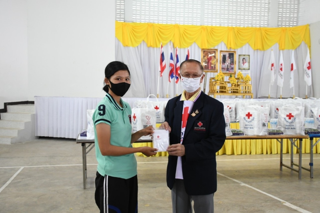 มอบชุดธาร จ.สุโขทัย