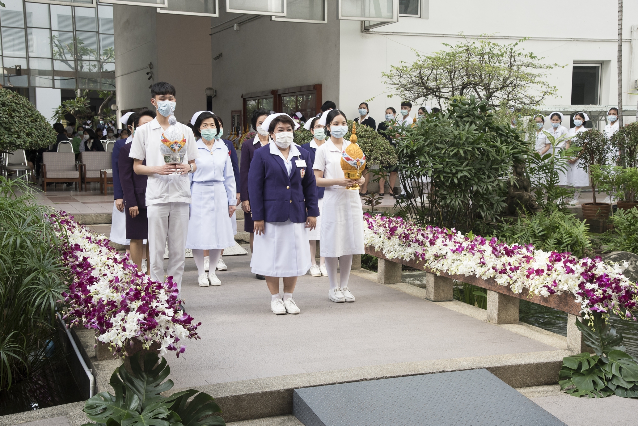 วางพานพุ่ม