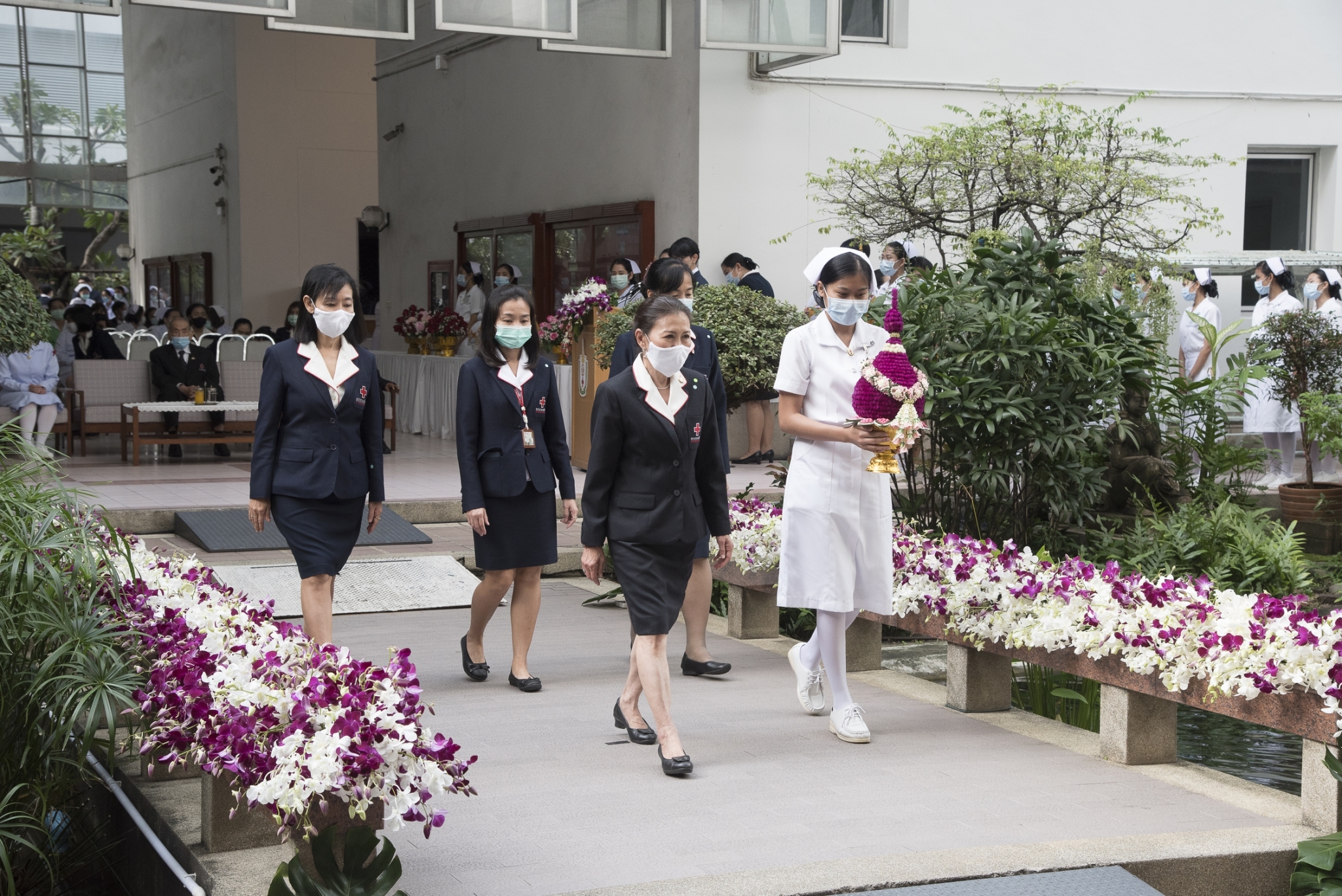 วางพานพุ่ม