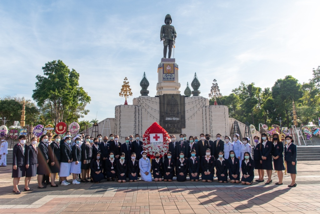 วางพวงมาลา ร.6