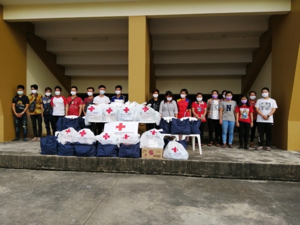 S__28344330 ช่วยแรงงานข้ามชาติที่ถูกทิ้ง