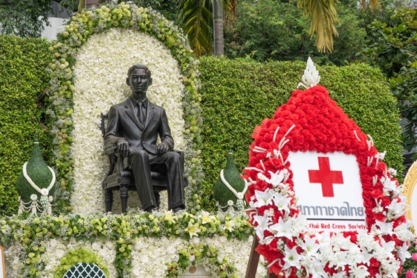 วางพวงมาลาวันอานันฯ