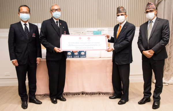 มอบอุปกรณ์การแพทย์ให้สภากาชาดเนปาล