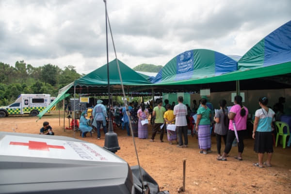 ฉีดวัคซีนป้องกันโรคโควิด-19 แก่ผู้หนีภัยการสู้รบ