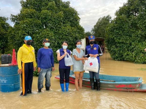 ช่วยน้ำท่วมจันทบุรี