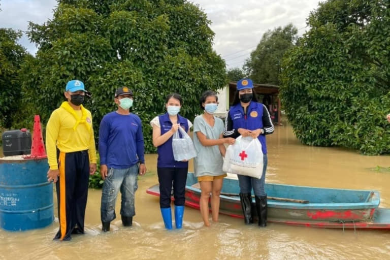 ช่วยน้ำท่วมจันทบุรี