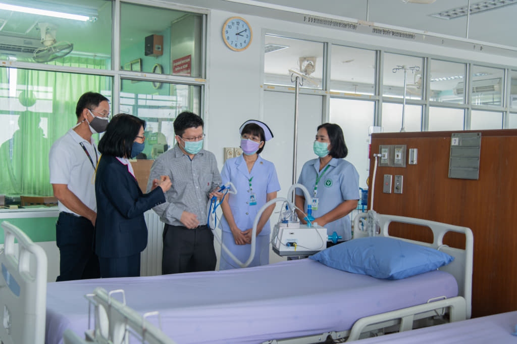 สภากาชาดไทย มอบเครื่องบำบัดโรคระบบทางเดินหายใจอัตราการไหลสูง ให้กับโรงพยาบาลที่ขาดแคลน