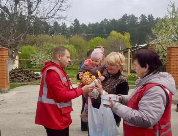 สภากาชาดไทยส่งเงินบริจาคจากสาธารณชนสนับสนุนสภากาชาดยูเครน ในปฏิบัติการตอบโต้วิกฤติด้านมนุษยธรรมในยูเครน