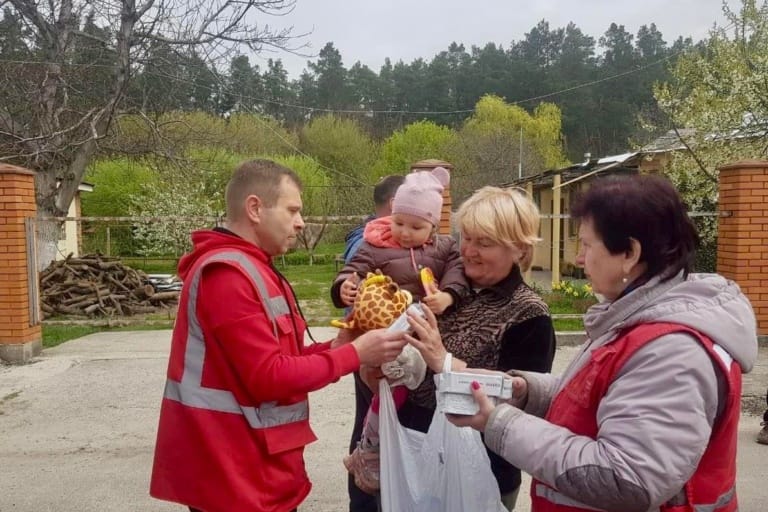 สภากาชาดไทยส่งเงินบริจาคจากสาธารณชนสนับสนุนสภากาชาดยูเครน ในปฏิบัติการตอบโต้วิกฤติด้านมนุษยธรรมในยูเครน