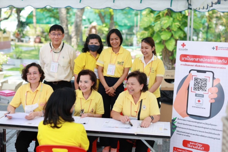 อาสาสมัครกาชาด สนับสนุนโครงการหน่วยแพทย์อาสาถวายเป็นพระราชกุศล แด่สมเด็จพระอริยวงศาคตญาณ (อัมพร อมฺพโร) สมเด็จพระสังฆราชสกลมหาสังฆปรินายก
