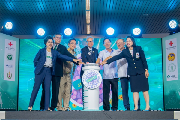 เลขาธิการสภากาชาดไทย เป็นประธานในพิธีเปิด “โครงการฉีดวัคซีน HPV เพื่อชีวิตที่ไม่โดนตัดจบ”