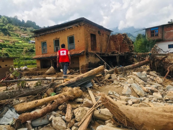 สนับสนุนความช่วยเหลือด้านมนุษยธรรมแก่ผู้ประสบภัยน้ำท่วมและแผ่นดินถล่มในเนปาล