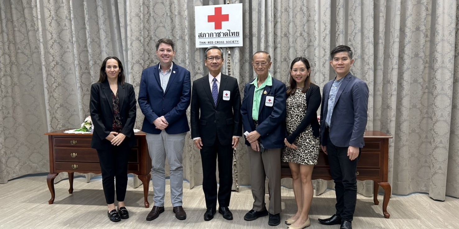 ภาพถ่ายรวม IFRC เข้าพบผู้ช่วยเลขาธิการสภากาชาดไทย