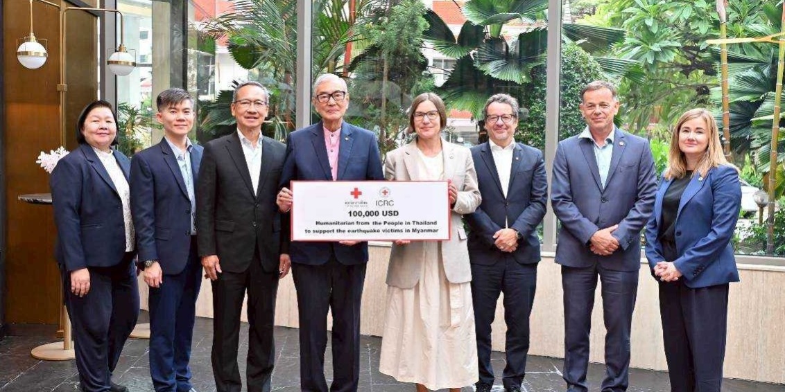 รูปภาพ ผู้บริหารถ่ายรูปร่วมงาน Spirit of Partnership เครือข่ายพันธมิตรอาสาสมัครกาชาด