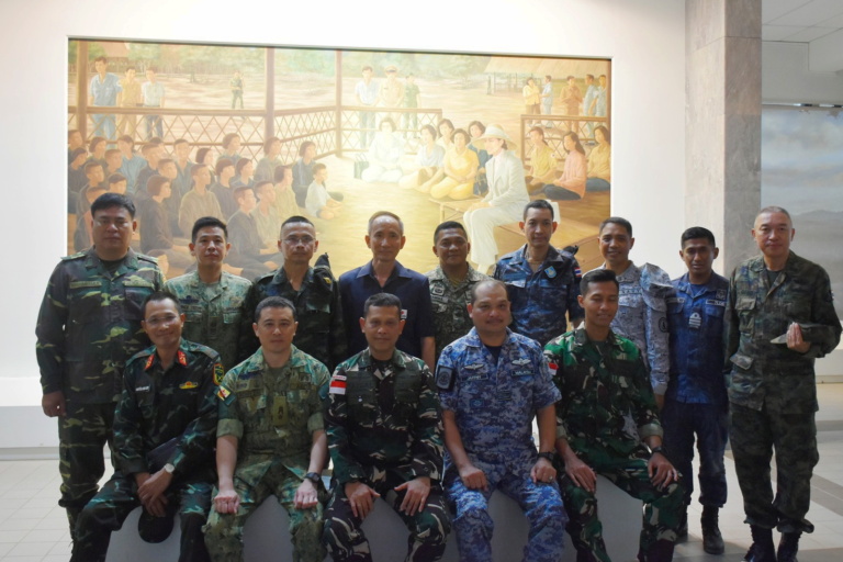 คณะผู้สังเกตการณ์ชั่วคราว (IOT) เข้าเยี่ยมชมศาลาราชการุณย์ พิพิธภัณฑ์เฉลิมพระเกียรติ สมเด็จพระนางเจ้าสิริกิติ์ พระบรมราชินีนาถ พระบรมราชชนนีพันปีหลวง สภานายิกาสภากาชาดไทย