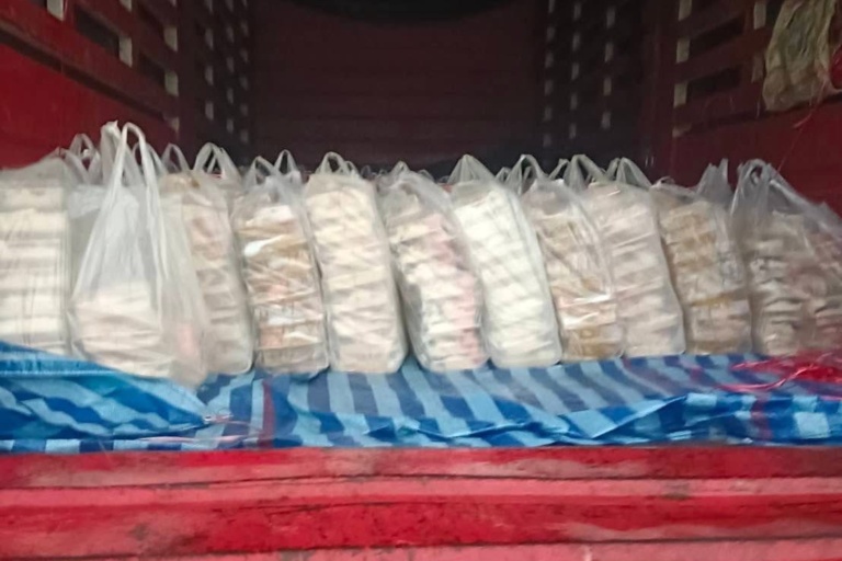 รูปภาพ ข้าวกล่องเตรียมส่งมอบช่วยเหลือผู้ประสบอุทกภัย