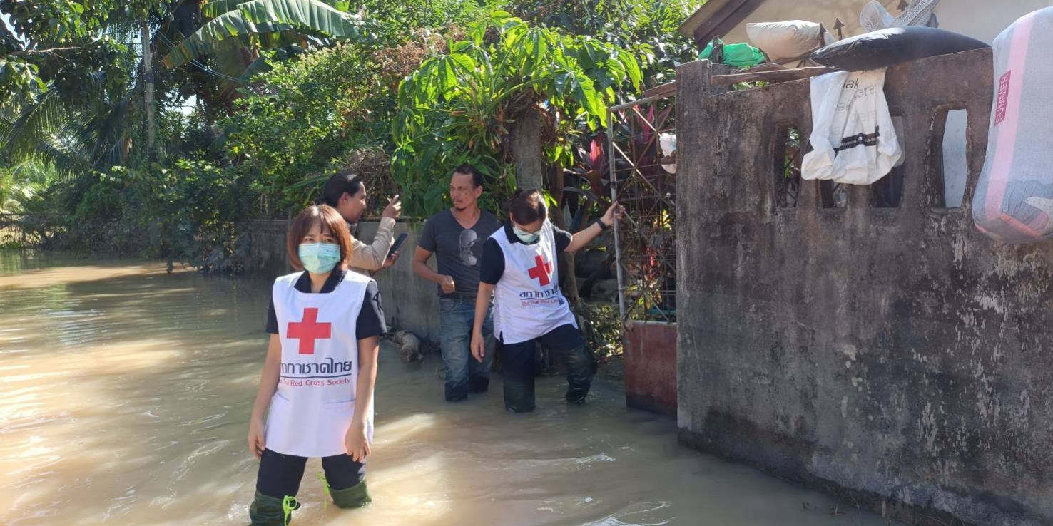 รูปภาพ เจ้าหน้าที่ลงพื้นที่บ้านผู้ประสบภัย