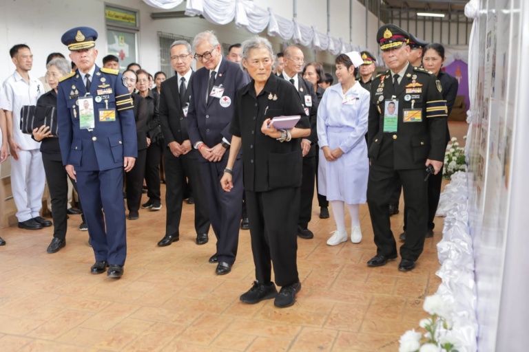 รูปภาพ กรมสมเด็จพระเทพฯ อุปนายิกาผู้อำนวยการสภากาชาดไทย เสด็จฯไปทรงติดตามการดำเนินงานของสถานีกาชาดที่ 6 อรัญประเทศ พร้อมคณะผู้ติดตาม