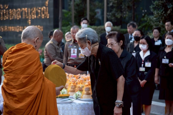 4-607287540 รูปภาพ สมเด็จพระกนิษฐาธิราชเจ้า กรมสมเด็จพระเทพรัตนราชสุดา ฯ สยามบรมราชกุมารี ทรงบำเพ็ญพระราชกุศล พระราชทานพรเนื่องในโอกาสวันขึ้นปีใหม่ 2569