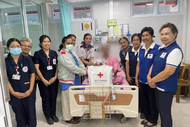 รูปภาพ เจ้าหน้าที่เข้าเยี่ยมเยียวยาจิตใจกำลังพลที่ได้บาดเจ็บจากเหตุความไม่สงบ ชายแดนไทย-กัมพูชา